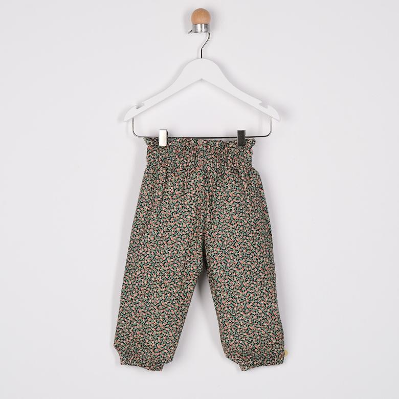 Panco Pants, Country