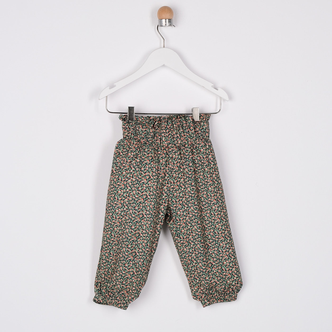 Panco Pants, Country